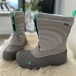 The North Face Boys winter boots size 7